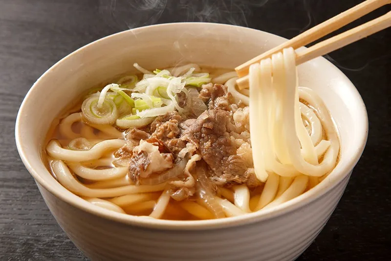 【今月限定】肉うどんがまさかの「半額」！？LINEクーポンをチェック！