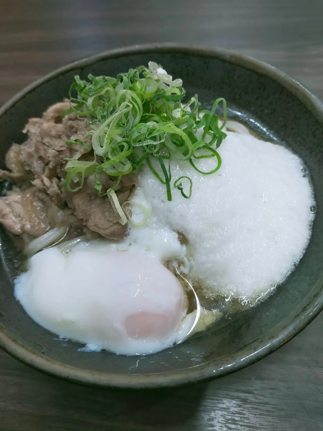 肉温玉とろろぶっかけ